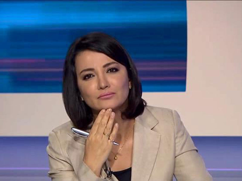 خلاف حاد وتبادل للشتائم بين مذيعة الجزيرة غادة عويس ومذيعة العربية نجوى قاسم